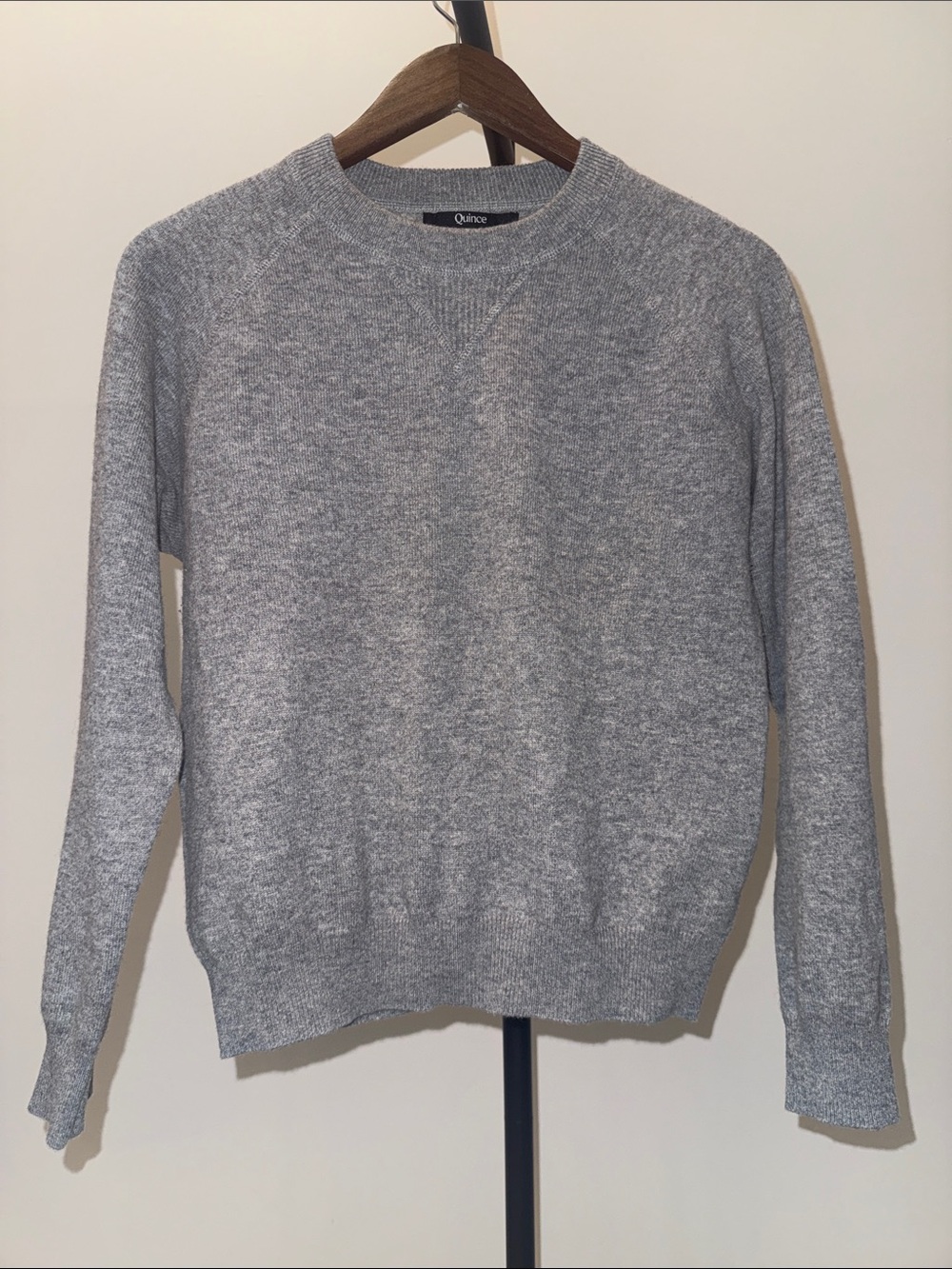 Quince 100% Cashmere Crewneck Sweater in Heather Gray | Size M